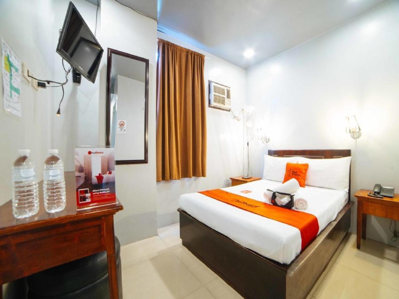 Reddoorz Plus @ Tayuman Manila Exterior photo
