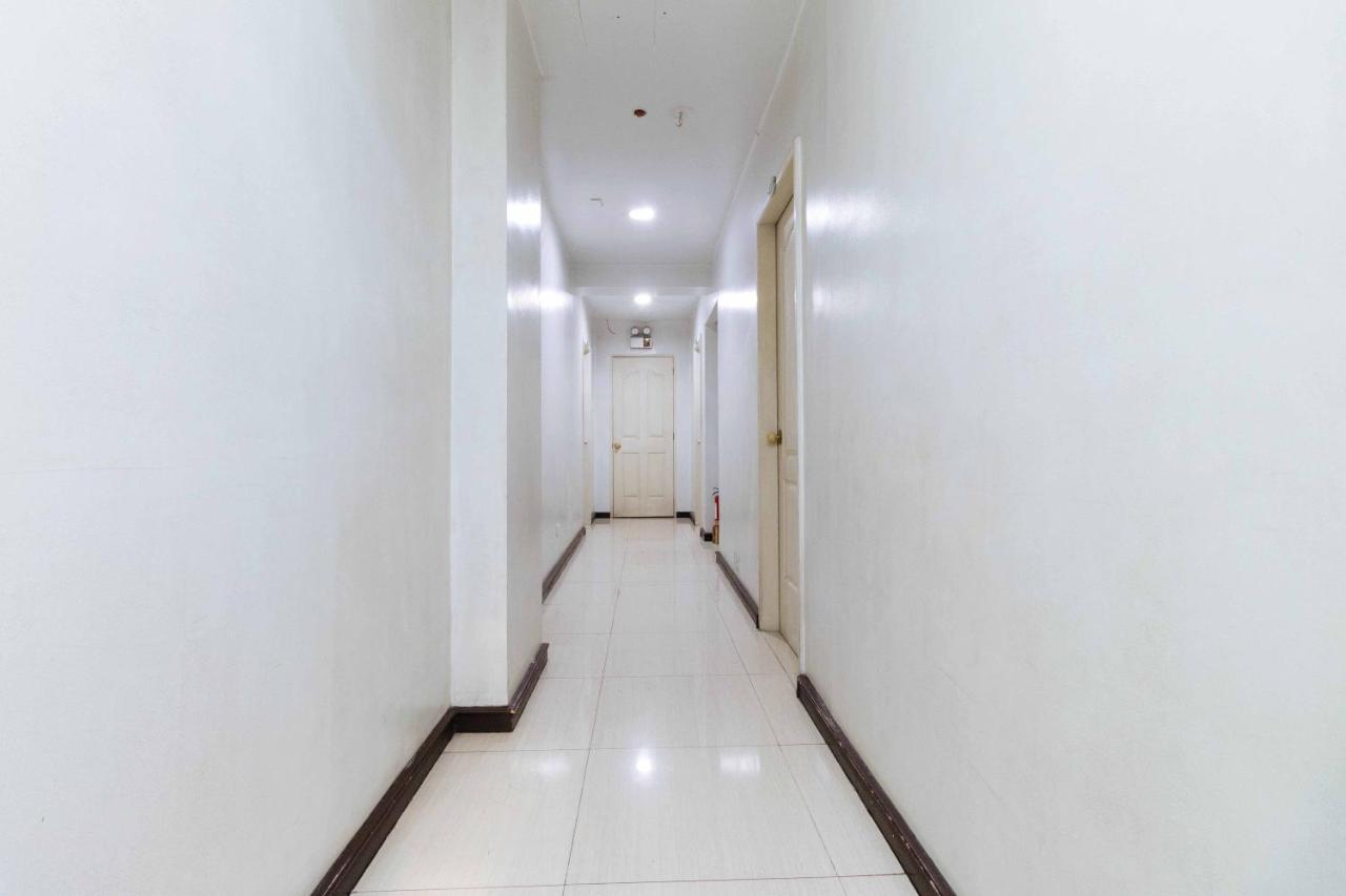 Reddoorz Plus @ Tayuman Manila Exterior photo
