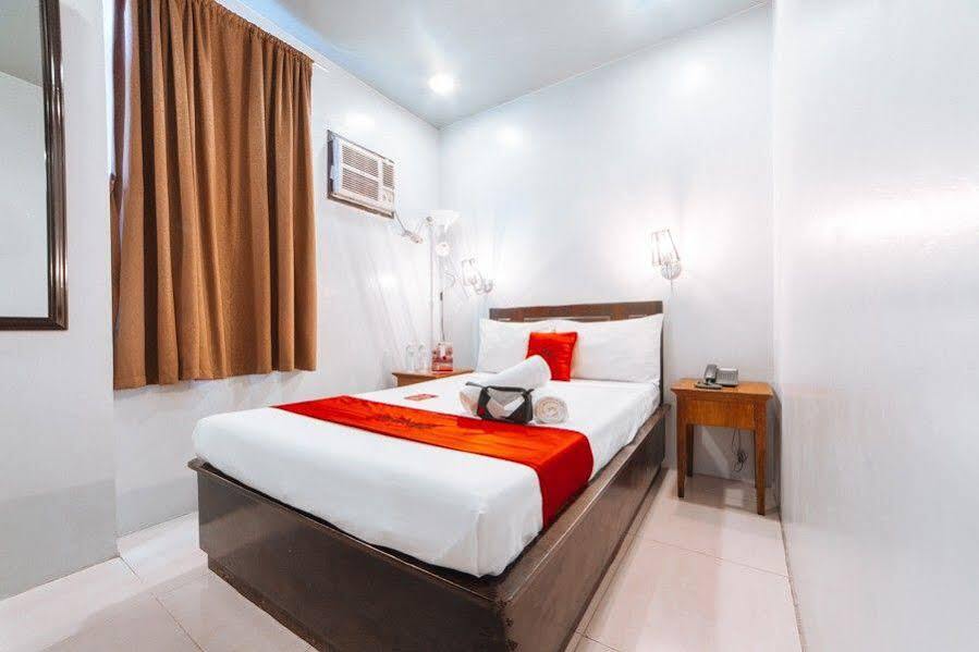 Reddoorz Plus @ Tayuman Manila Exterior photo